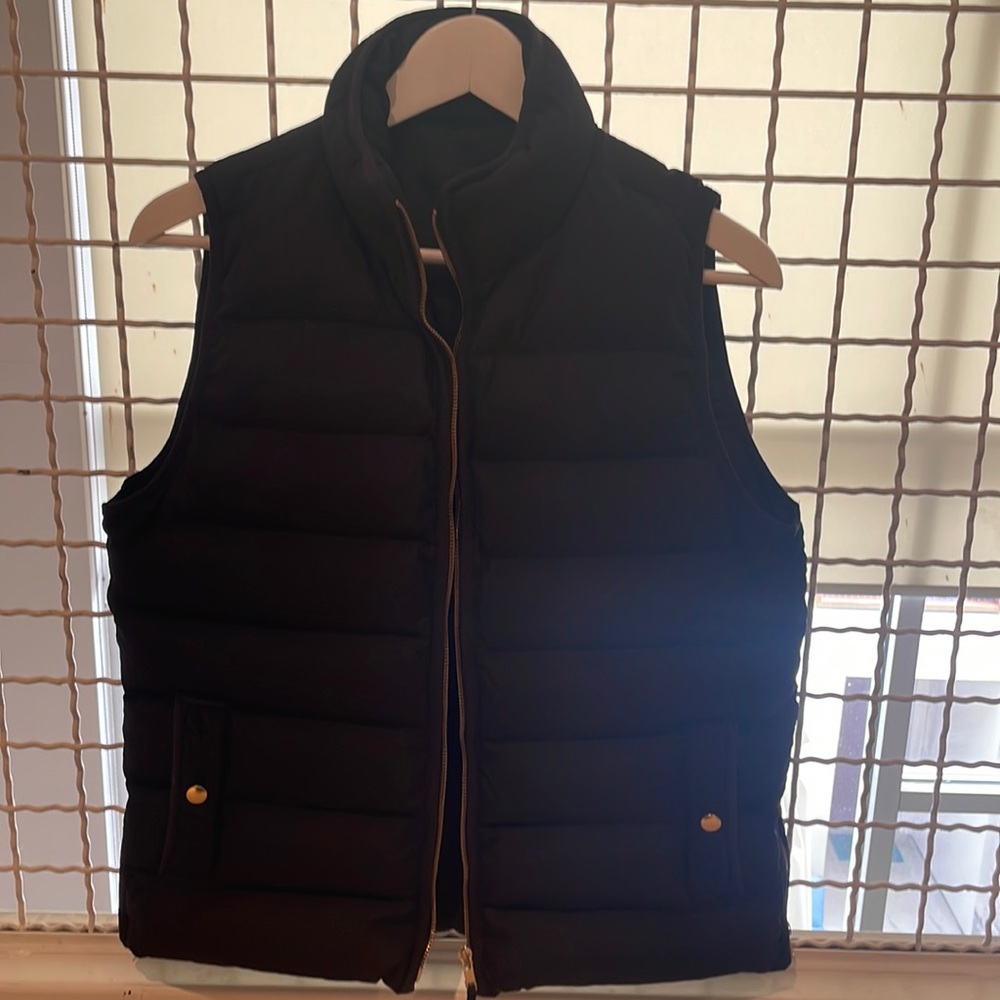 JCrew puffer jacket with gold zipper and pocket buttons Medium